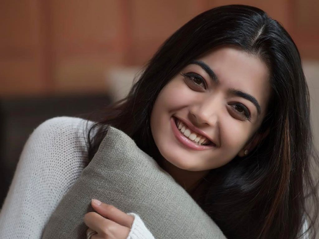 Rashmika Mandanna HD Wallpaper